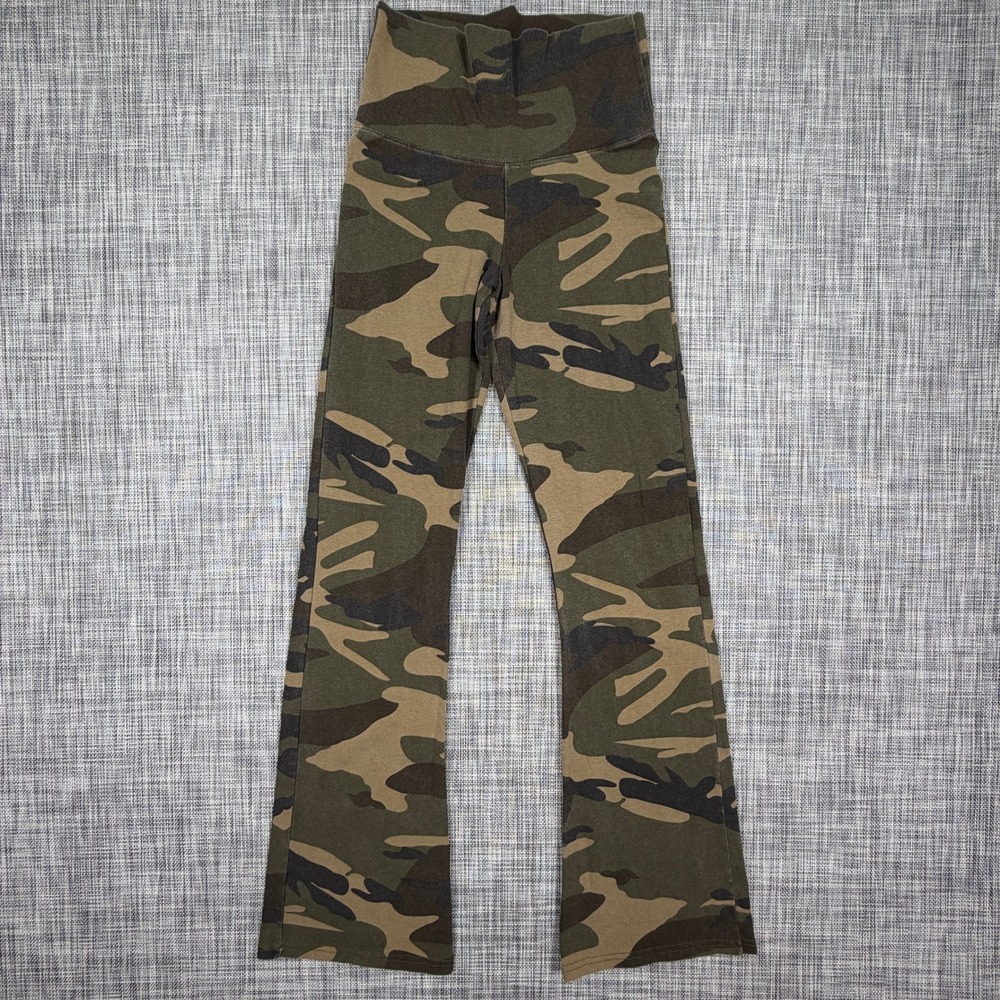 Brandy Melville Womens Priscilla Camo Flare Yoga Pants Fold Over Waist One Size